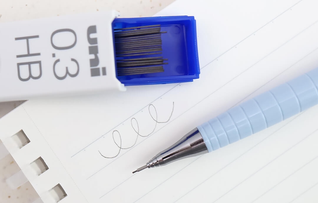 mikrotuzka pentel 0.3 orenz blue white text (1)